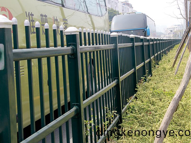 南京pvc草坪护栏